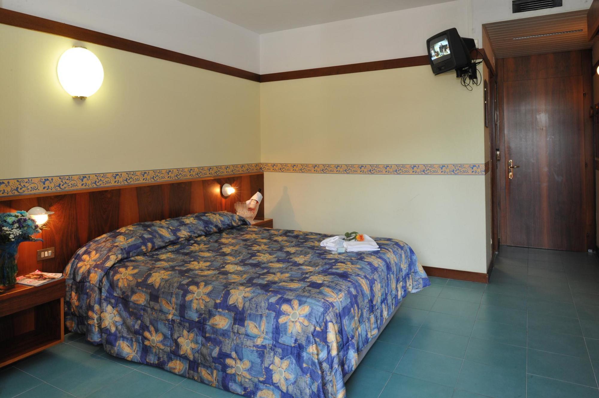 Hotel Royal Гарда Экстерьер фото